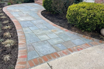 Curved Flagstone Walkway Vienna